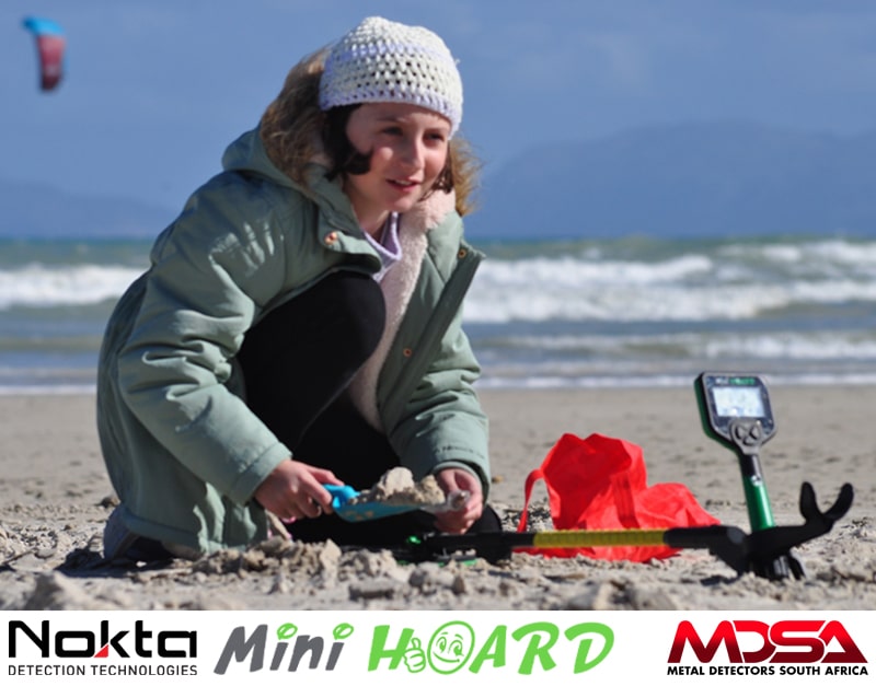 Nokta Midi Hoard metal detector finds treasure on the beach